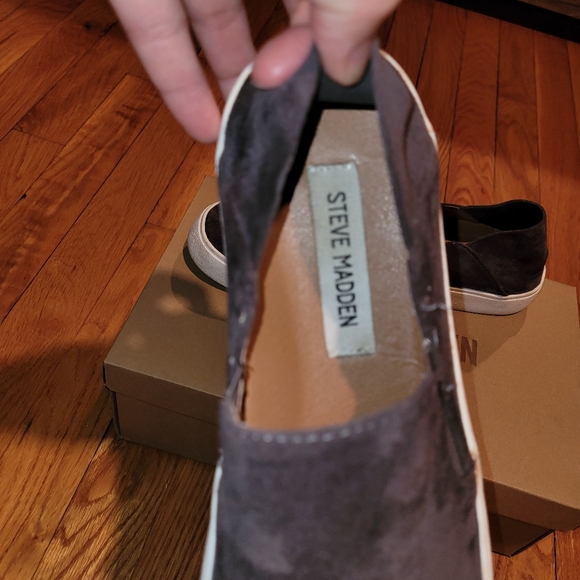 Woman's shoes - Picture 3 of 3